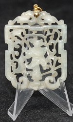 Antiker feinst gearbeiteter Anhänger in Nephrit Jade
